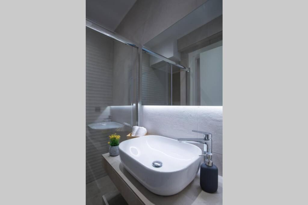 City Center Modern Renovated Apartment Athens Luaran gambar